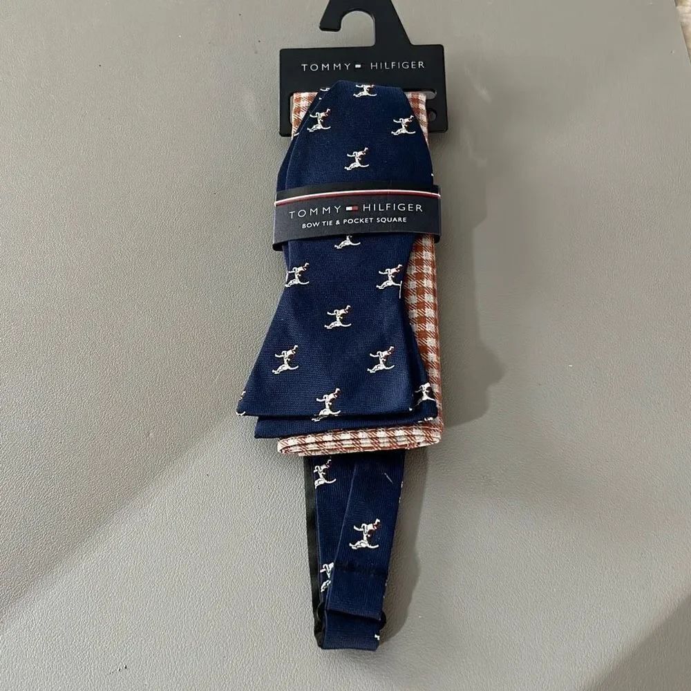 Tommy Hilfiger Pocket Square & Bow Tie